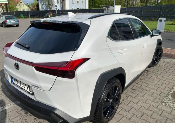 Lexus UX cena 150000 przebieg: 11547, rok produkcji 2022 z Gliwice małe 56